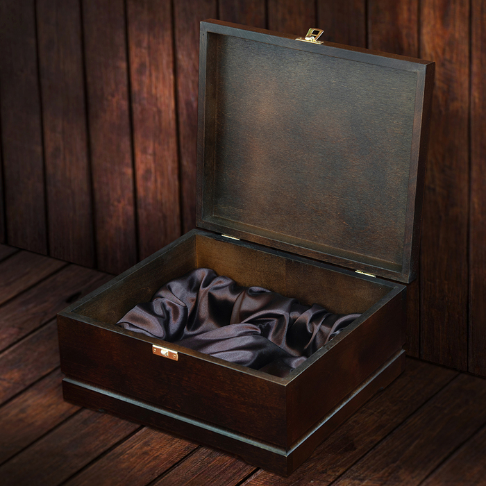 A set of glasses for whiskey "George the Victorious" and "Russia" in a wooden box